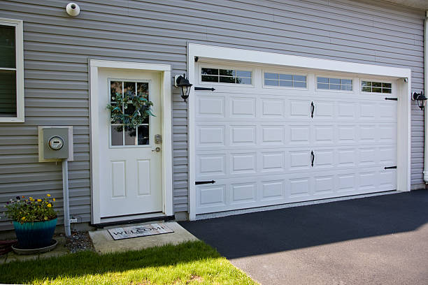 24/7 Emergency Garage Door Panel Replacement experts in New Palestine, IN
